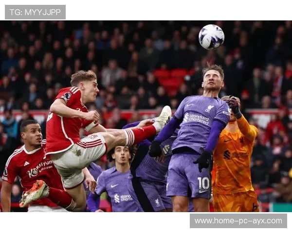 利物浦锋线攻防两端均有突出表现 利物浦锋线攻防两端均有突出表现