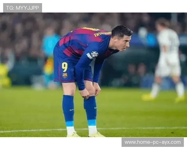 巴萨替补的穿插跑动创造空档，前锋补射建功