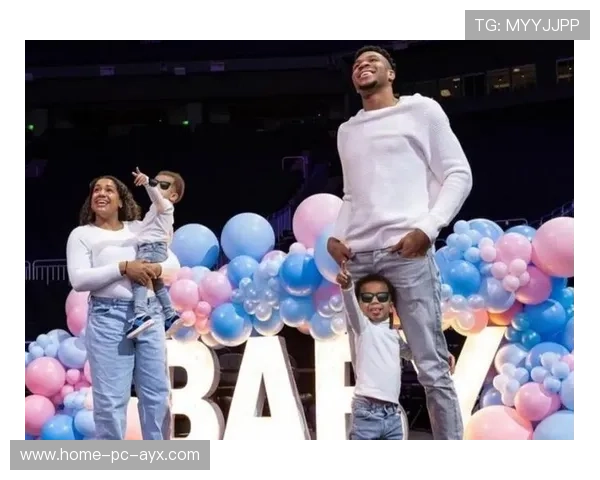 字母哥收到了送自家乡的手工礼物，镜头记录接过那刻