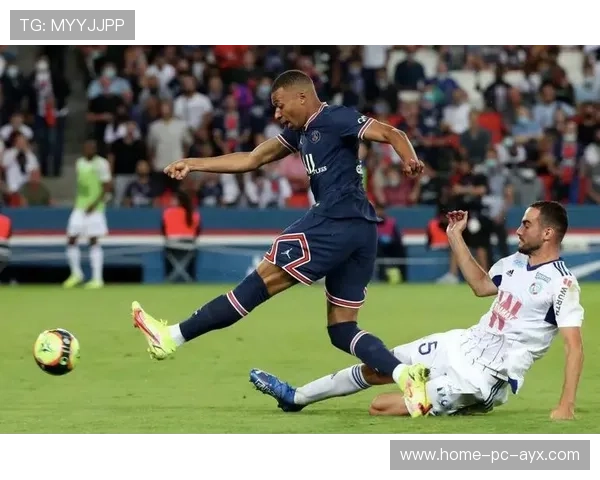 巴黎通过中前场衔接拿到主动,前场多点开花