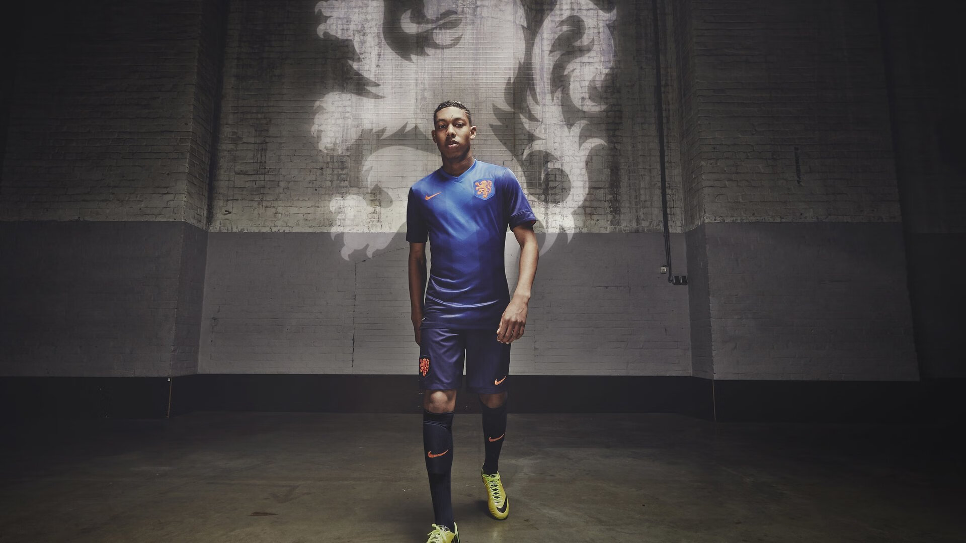 中国足球比赛场面纷争不断，球员表现抢眼，中国足球比赛怎么样了